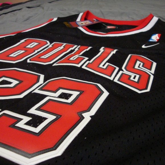 Michael Jordan Chicago Bulls Jersey 23 XL NWT - Picture 10 of 10